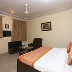 Hotel O Kalkaji Residency Bnb Near Lotus Temple