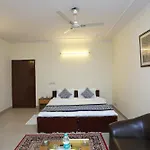 Hotel O Kalkaji Residency Bnb Near Lotus Temple